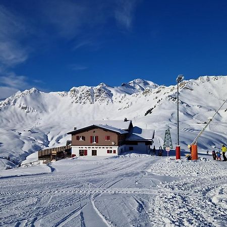 Hotel Le Chaudron Ski In Ski Out Шампери Экстерьер фото